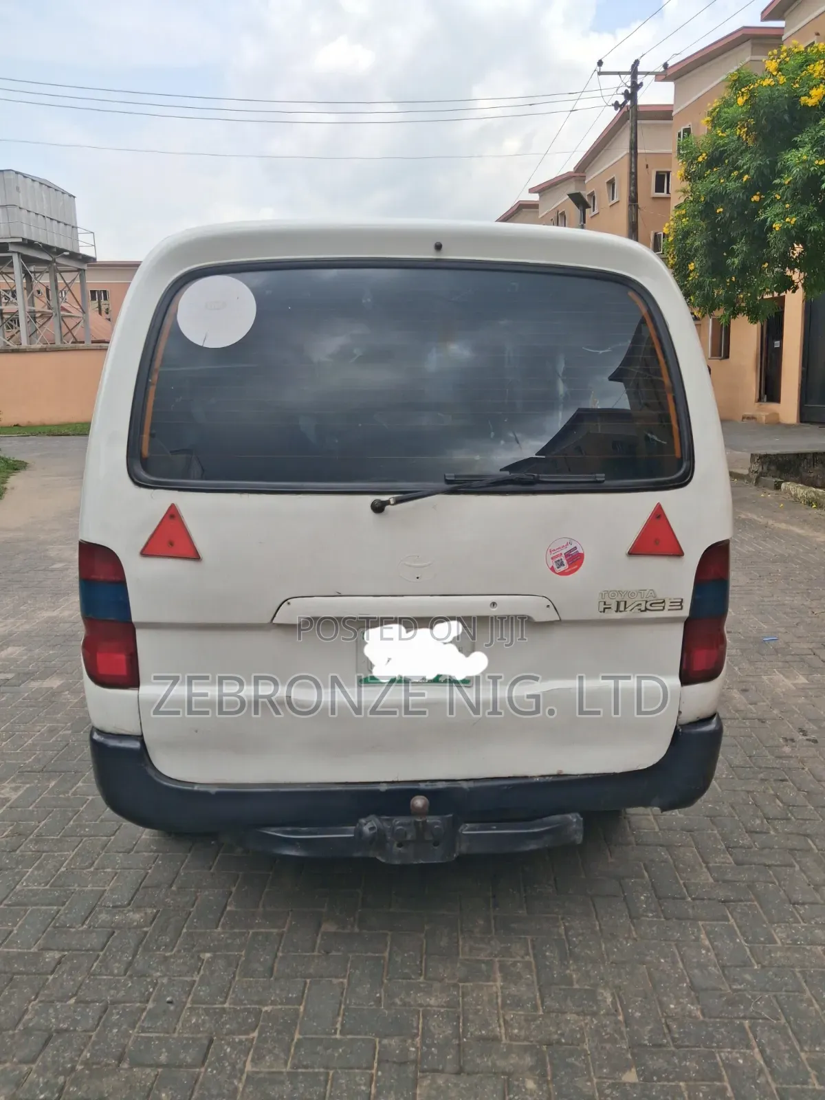 Toyota HiAce 2005 White