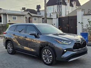 Toyota Highlander Platinum AWD 2020 Gray