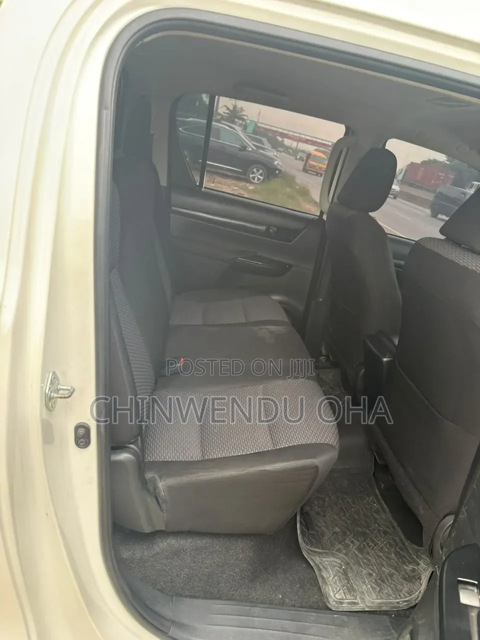 Toyota Hilux 2022 White