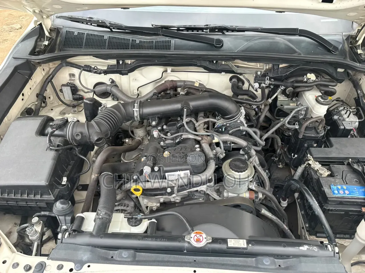 Toyota Hilux 2022 White