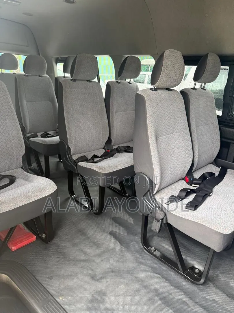 Toyota HiAce 2019 White