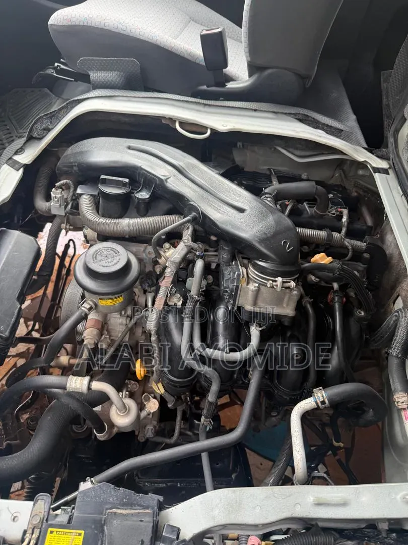 Toyota HiAce 2019 White