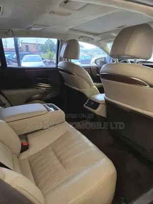 Lexus LS 2019 Red