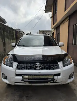 Toyota RAV4 2010 White