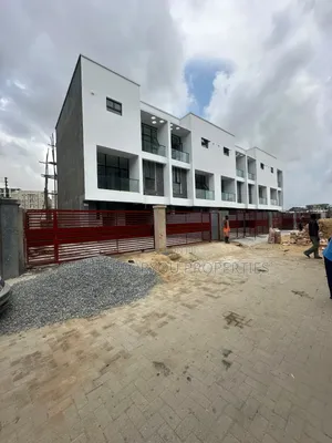 2bdrm Maisonette in Lekki Phase 1 for sale