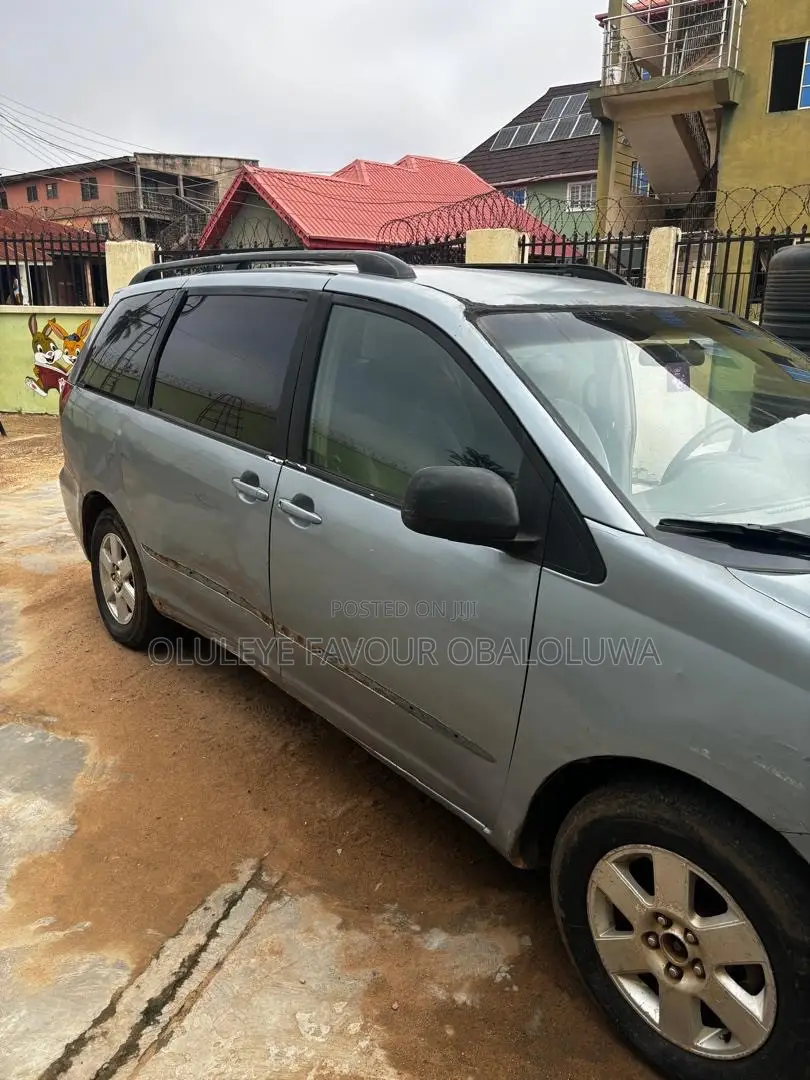 Toyota Sienna CE 2005 Gray