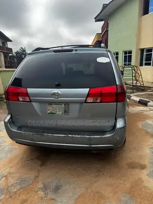 Toyota Sienna CE 2005 Gray