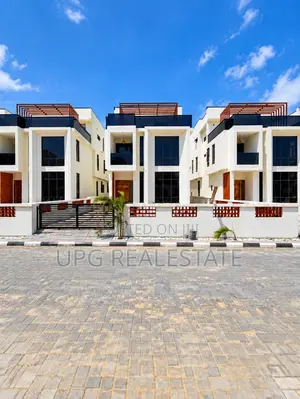 6bdrm Duplex in Ikota for sale
