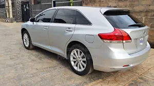 Toyota Venza 2011 Silver