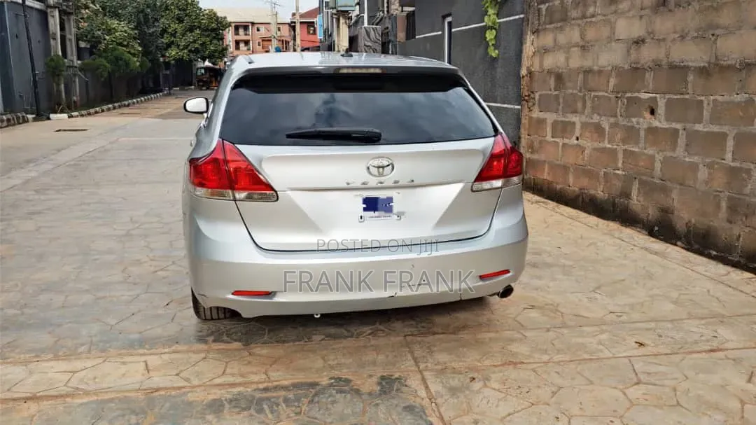 Toyota Venza 2011 Silver