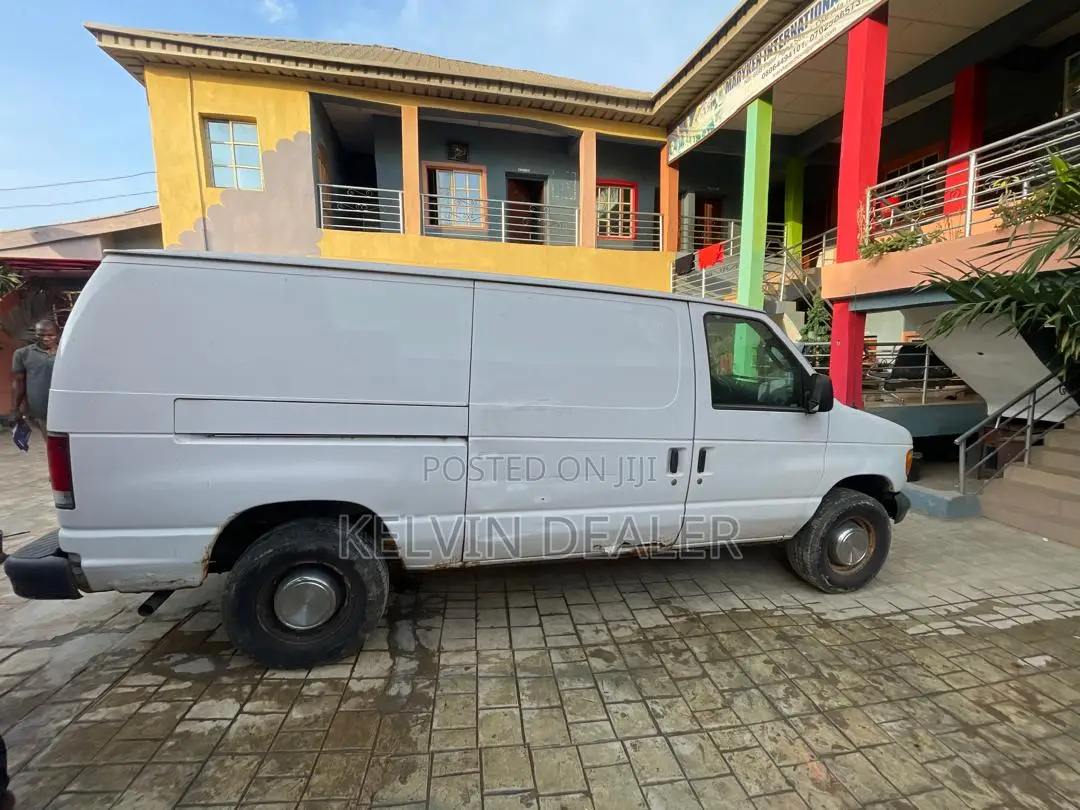 Ford E250 2006 White
