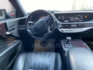 Lexus LS 2019 Gray