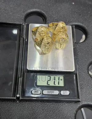 Hand Rings Gold