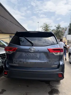Toyota Highlander Limited Platinum 2019 Blue