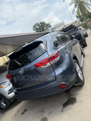 Toyota Highlander Limited Platinum 2019 Blue