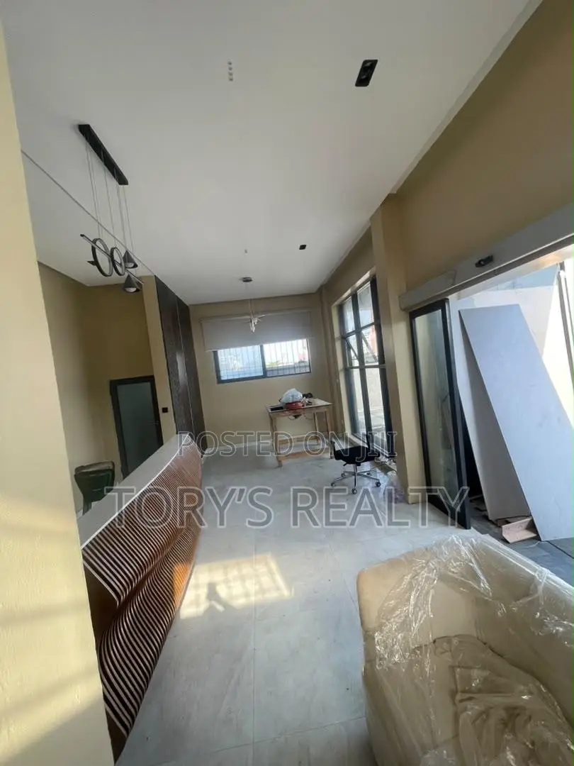 Exquisite Office Space 170sqm