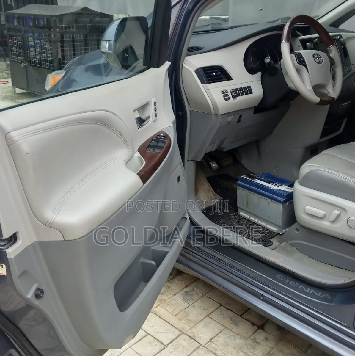 Toyota Sienna 2013 Blue