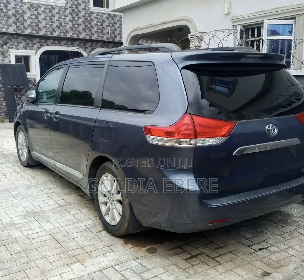 Toyota Sienna 2013 Blue