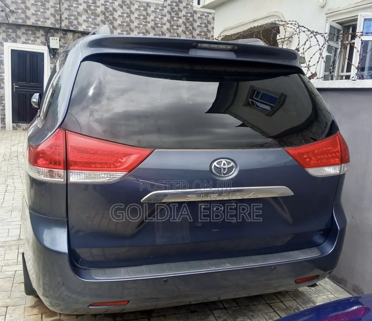 Toyota Sienna 2013 Blue