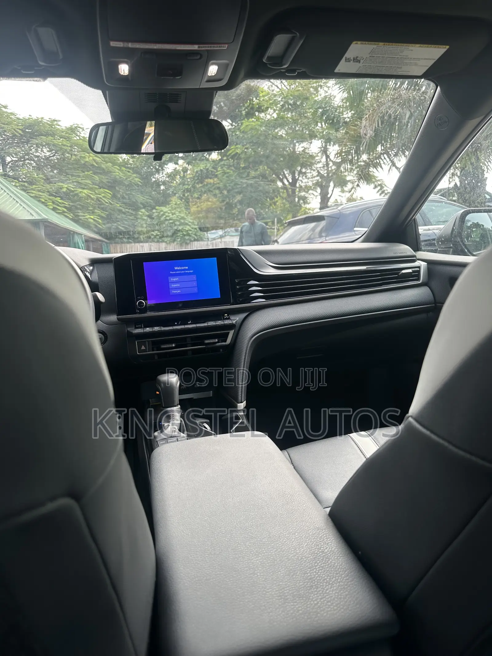 Toyota Camry SE 2025 Gray