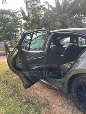 Toyota Camry SE 2025 Gray