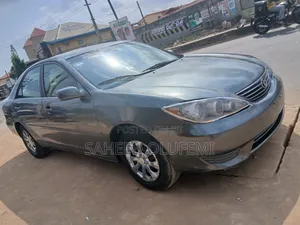 Toyota Camry LE 4dr Sedan (2.4L 4cyl 5M) 2003 Green