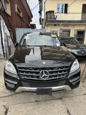 Mercedes-Benz M Class ML350 4MATIC 4dr SUV AWD (3.5L 6cyl 7A) 2014