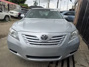 Toyota Camry LE 4dr Sedan (2.4L 4cyl 5A) 2009 Silver