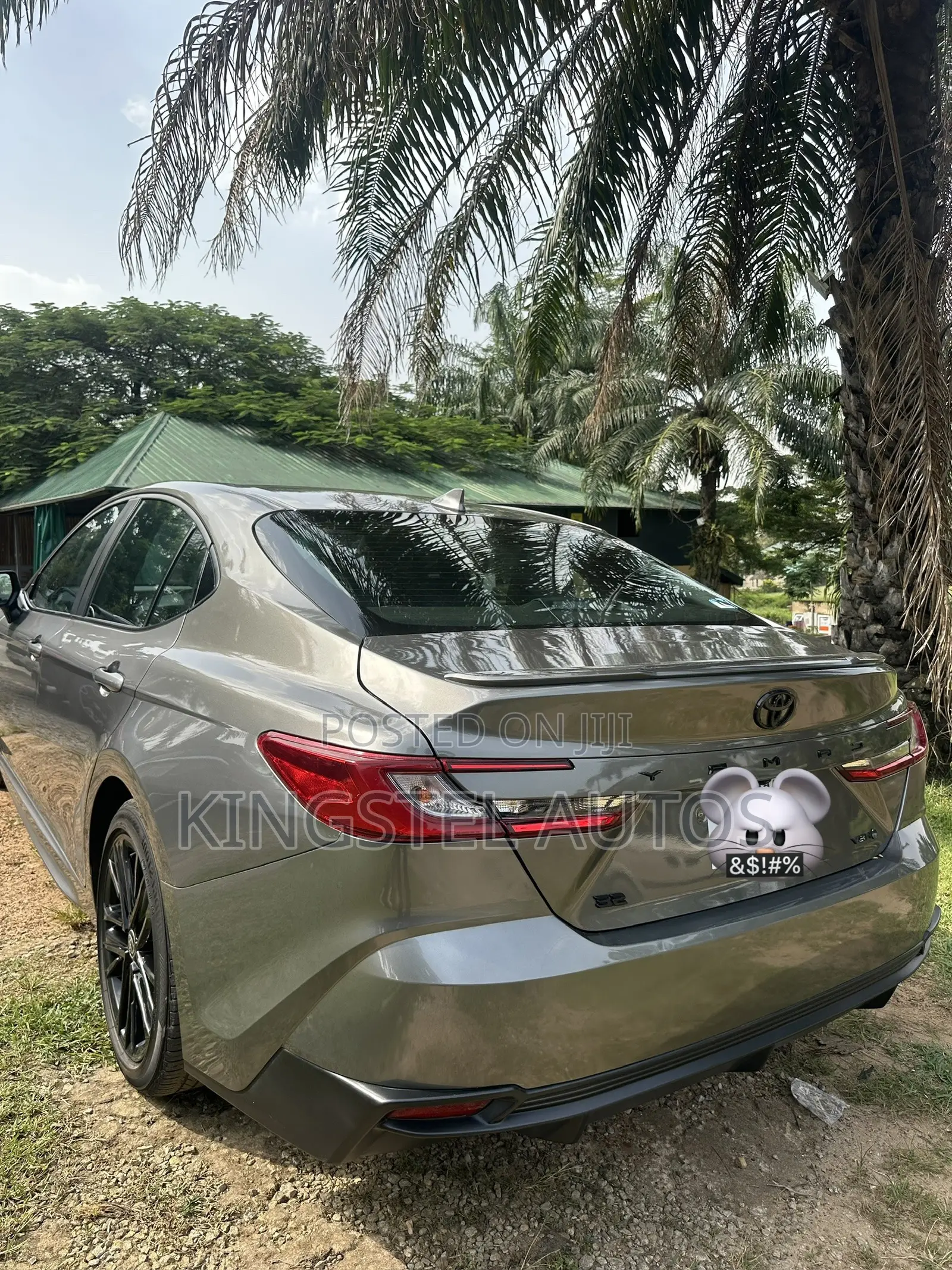 Toyota Camry SE 2025 Gray