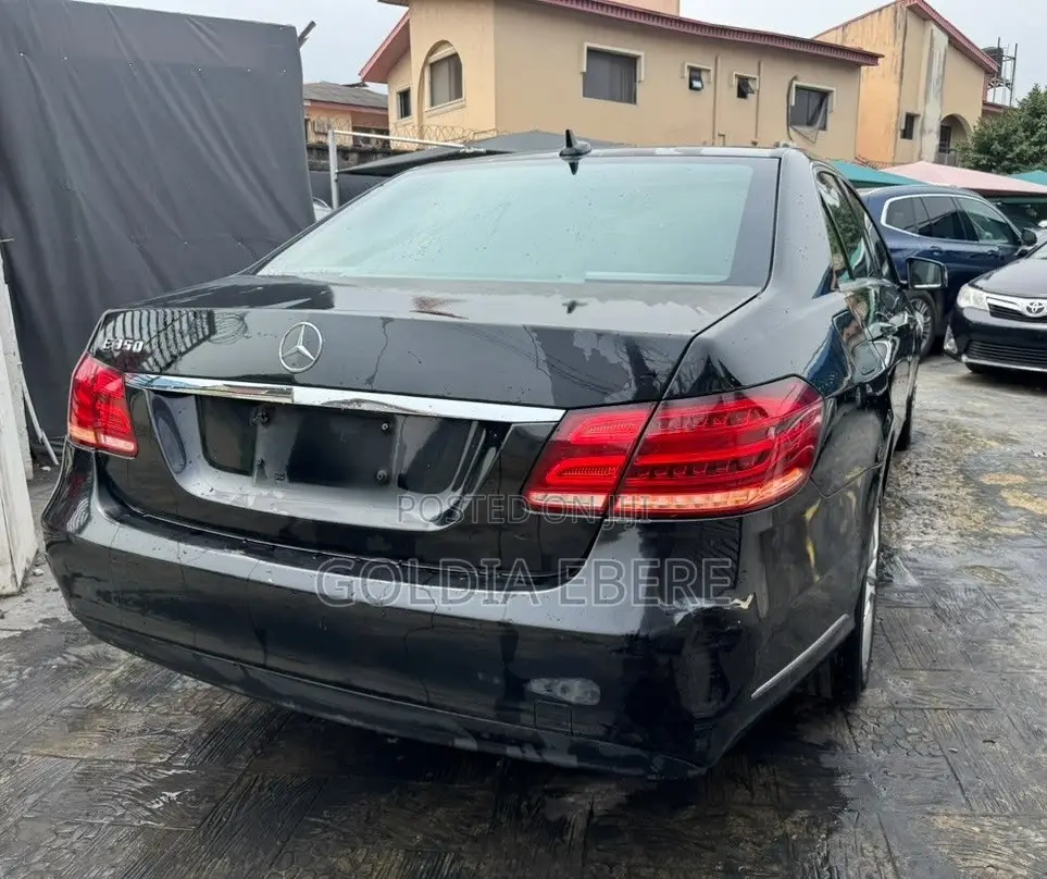 Mercedes-Benz E200 2014 Black