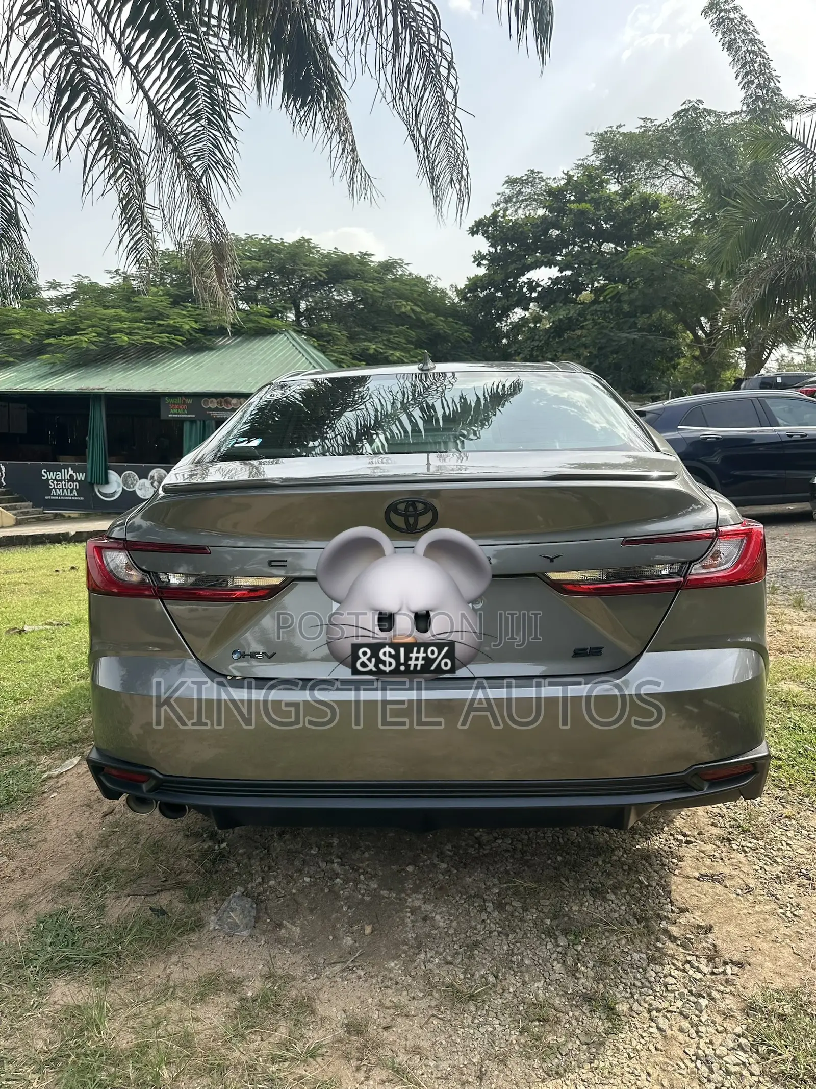 Toyota Camry SE 2025 Gray
