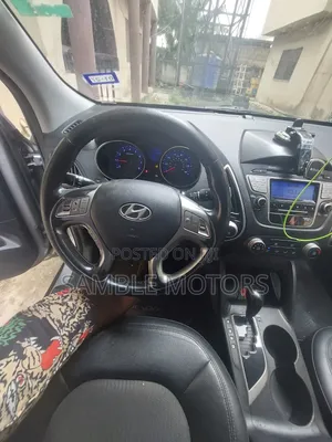 Hyundai Tucson GLS AWD 2011 Silver