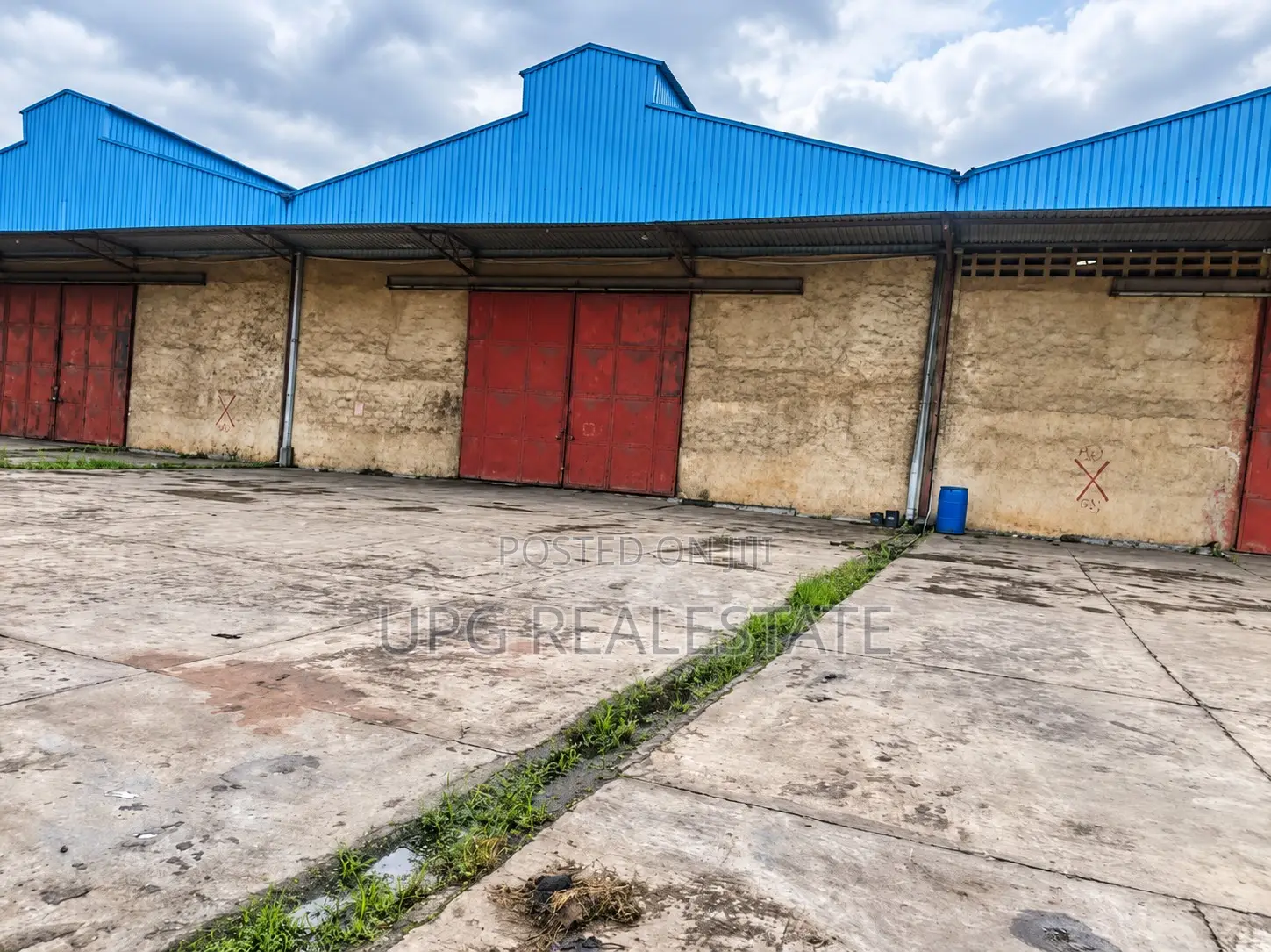 Spacious Warehouse
