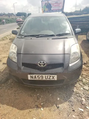 Toyota Yaris 2010 Gray