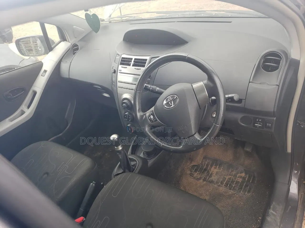 Toyota Yaris 2010 Gray