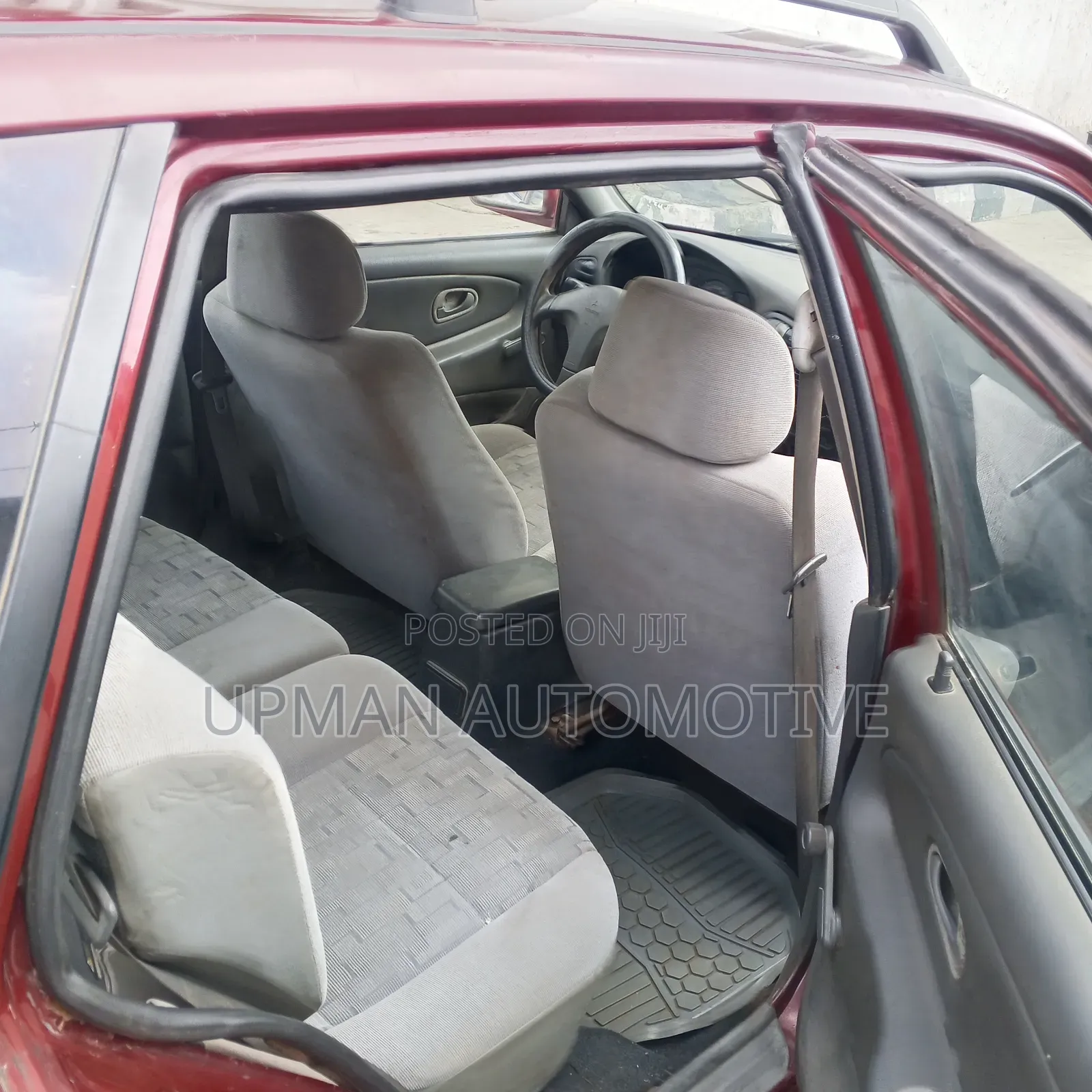 Mitsubishi Lancer 2000 Red