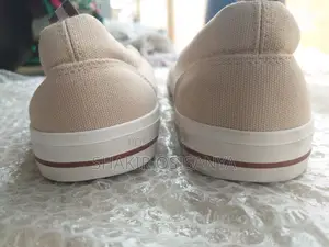 Tu Sneakers