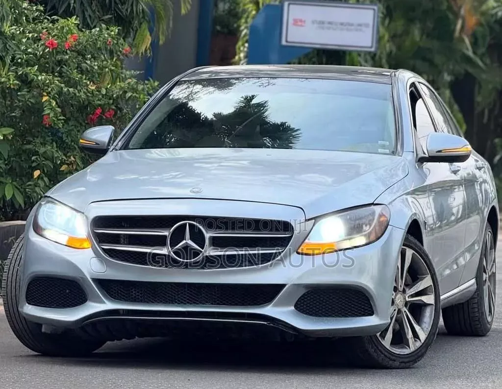 Mercedes-Benz C300 2015