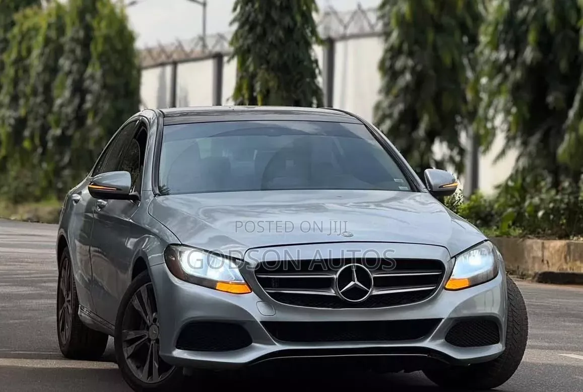 Mercedes-Benz C300 2015