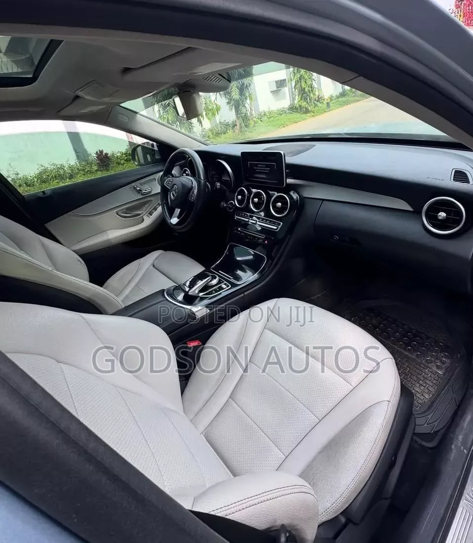 Mercedes-Benz C300 2015
