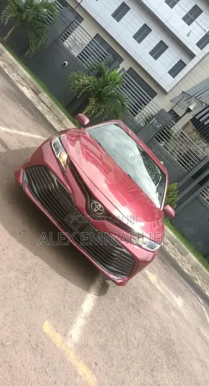Toyota Camry 2018 Red
