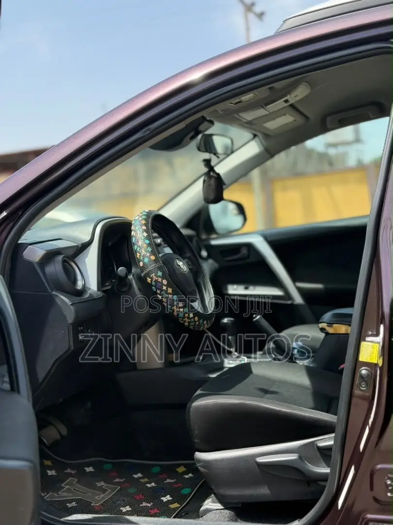 Toyota RAV4 2017 Maroon