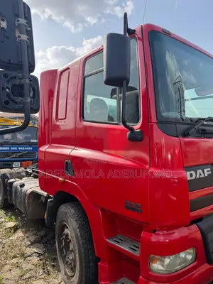 DAF 85 Head Unit 2004 Red