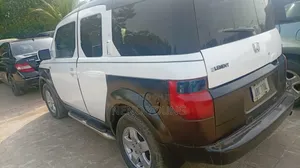 Honda Element 2002 White