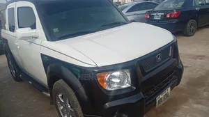 Honda Element 2002 White