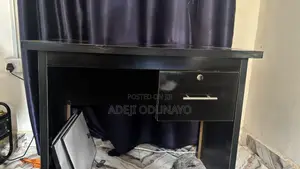 Table / Desk