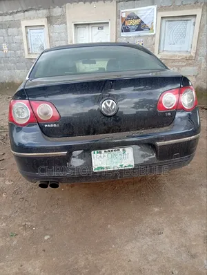 Volkswagen Passat 2010 Black
