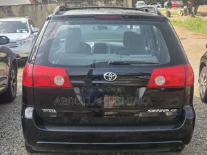 Toyota Sienna CE 7 Passenger 2010 Black