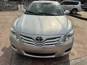 Toyota Camry LE 4dr Sedan (2.5L 4cyl 6A) 2011 Silver