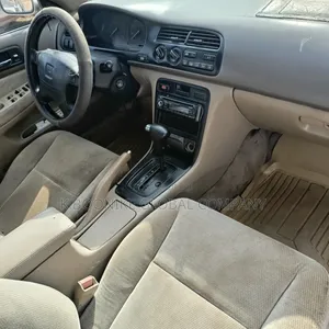 Honda Accord 1998 Silver